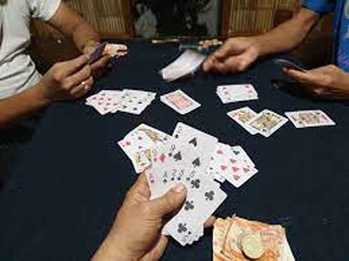 ఎల్.బి. నగర్ లో పేకాట రాయుళ్ల అరెస్ట్ 