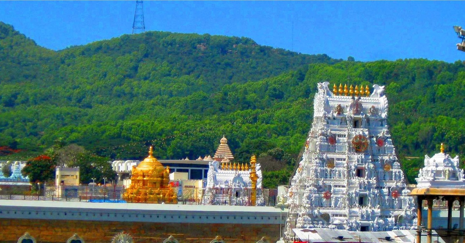 తిరుమ‌ల‌లో కొన‌సాగుతున్న భ‌క్తుల ర‌ద్దీ