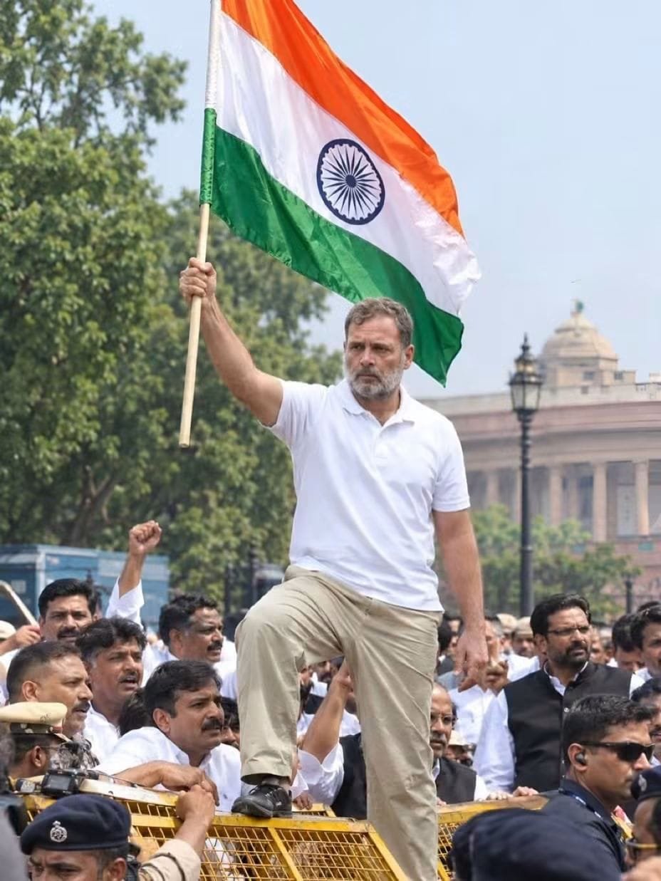 9 గంటల ఆందోళనకు తెర.. రాహుల్‌ గాంధీ, ప్రియాంక గాంధీ అరెస్ట్‌.. విడుదల