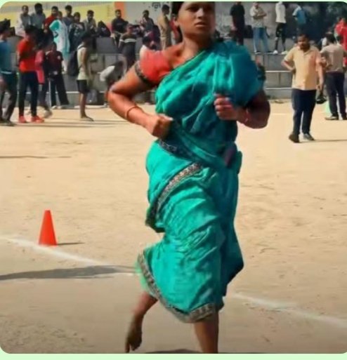 చీరకట్టి.. పరుగు పెట్టి.. ఉద్యోగం పట్టింది 