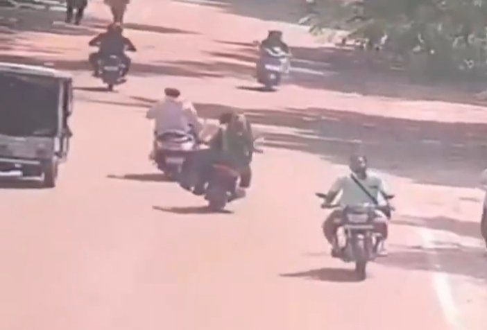 కొత్తగా పెళ్లయిందని భార్య ను జూపార్క్ తీసుకెళ్లిన భర్త.. ఆ తరువాత భర్త కళ్లుగప్పి భార్య జంప్ 