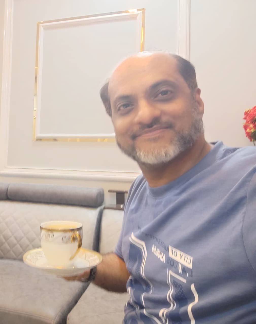 సౌదీ అరేబియా లో.. రియాద్ విమానాశ్రయం పై దుండగుల దాడి.. 12 మంది మృతి. 